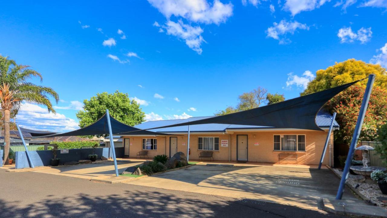 Edward Parry Motel And Apartments Tamworth Buitenkant foto
