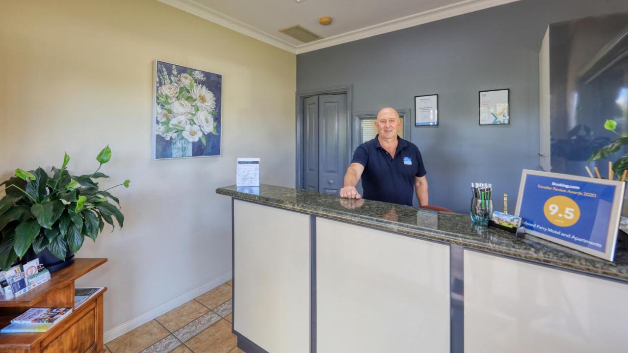 Edward Parry Motel And Apartments Tamworth Buitenkant foto