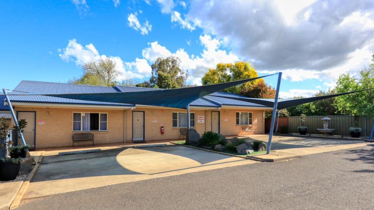 Edward Parry Motel And Apartments Tamworth Buitenkant foto