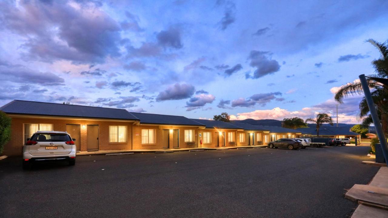 Edward Parry Motel And Apartments Tamworth Buitenkant foto