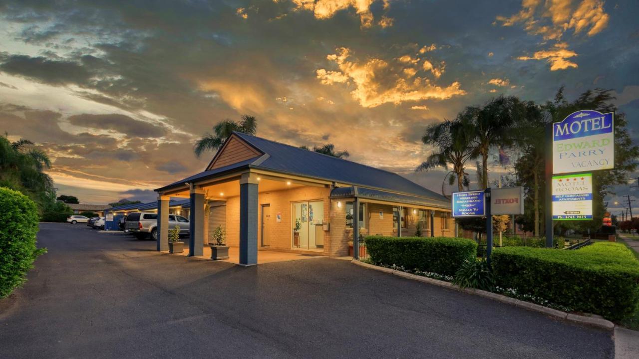 Edward Parry Motel And Apartments Tamworth Buitenkant foto