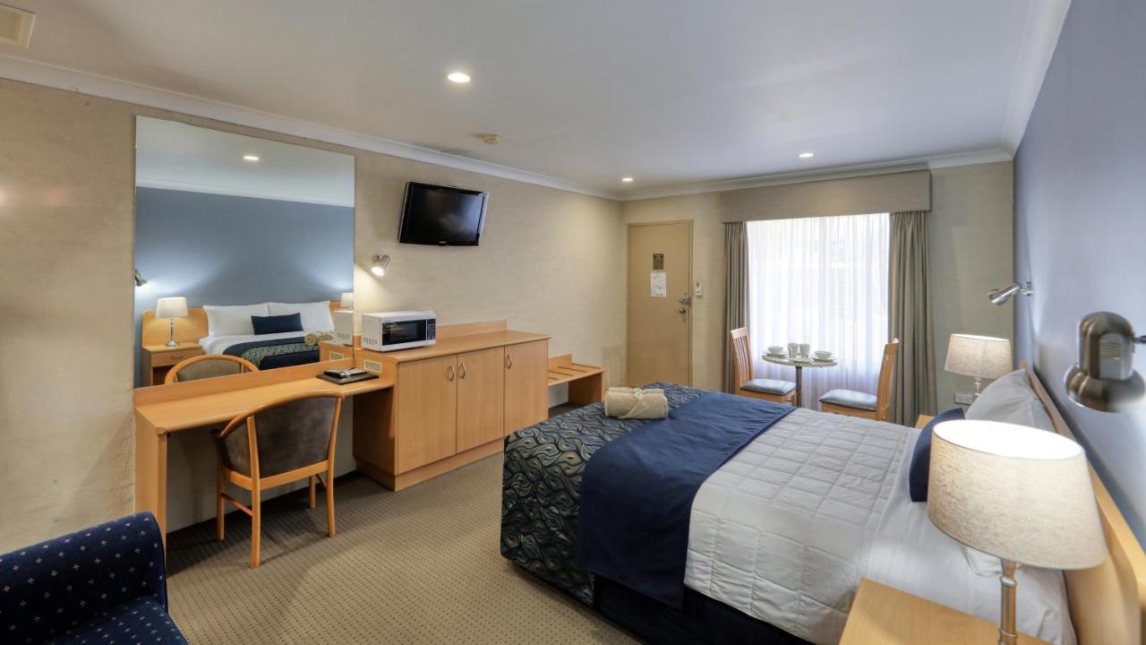 Edward Parry Motel And Apartments Tamworth Buitenkant foto