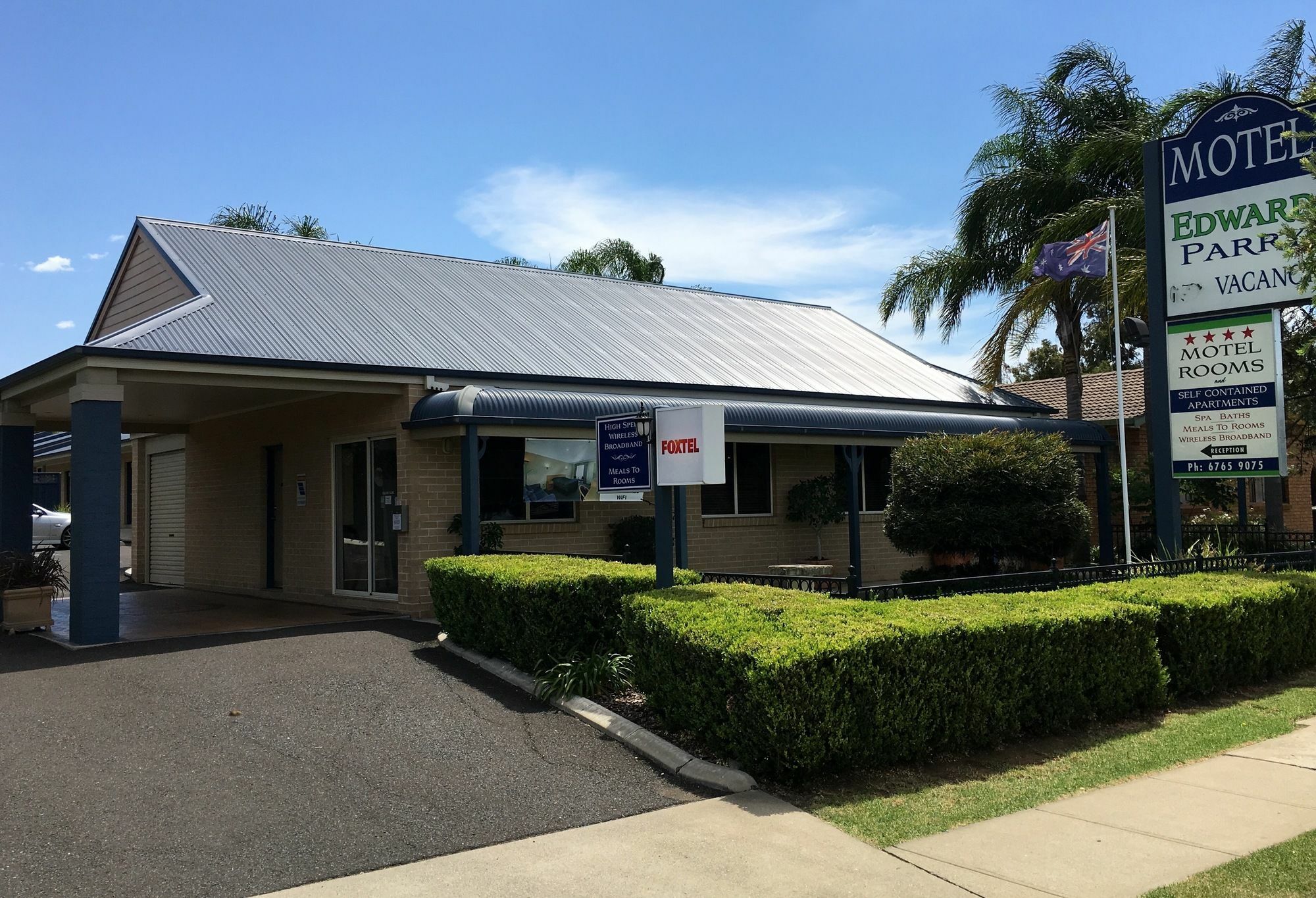 Edward Parry Motel And Apartments Tamworth Buitenkant foto