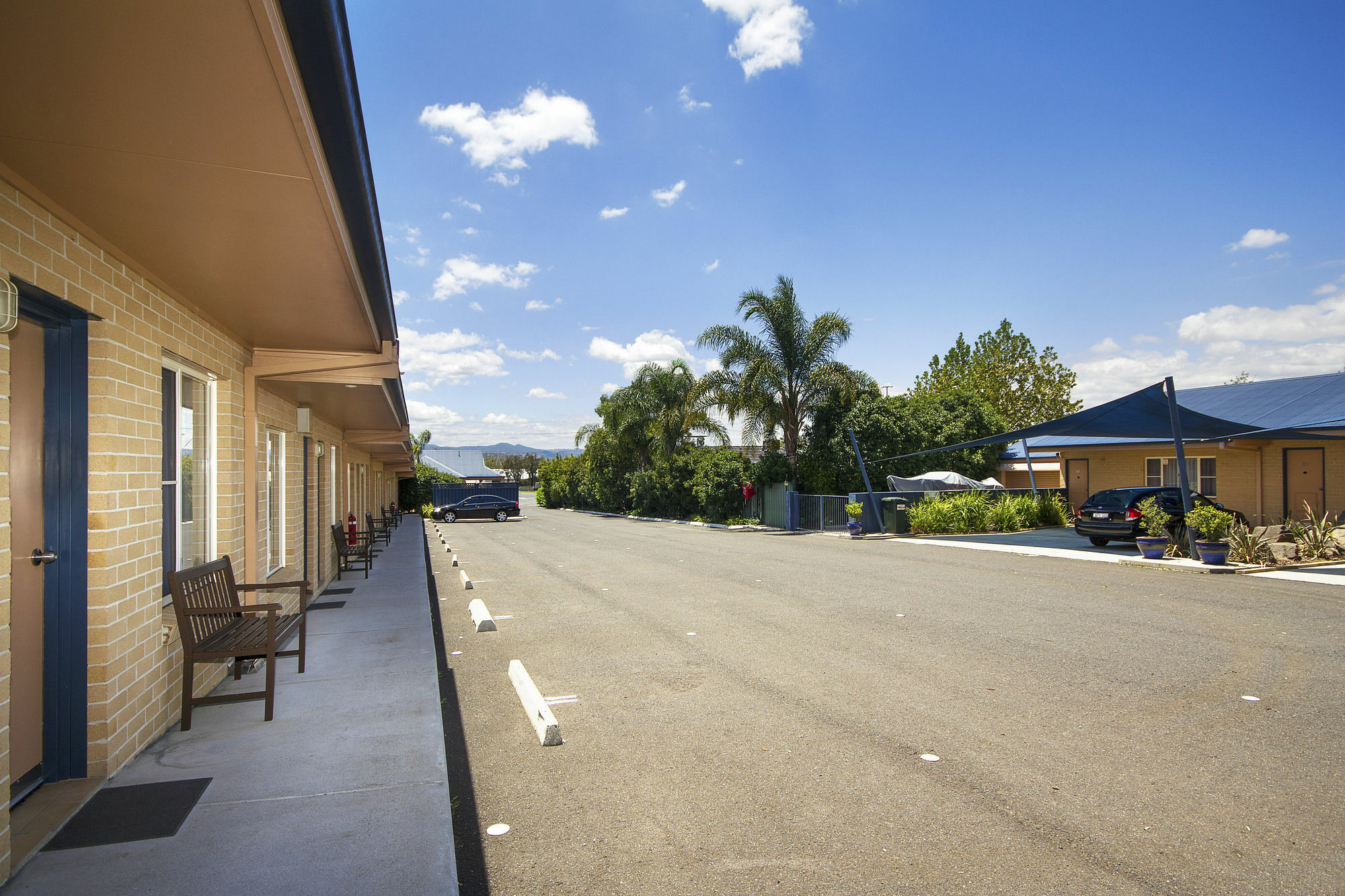 Edward Parry Motel And Apartments Tamworth Buitenkant foto