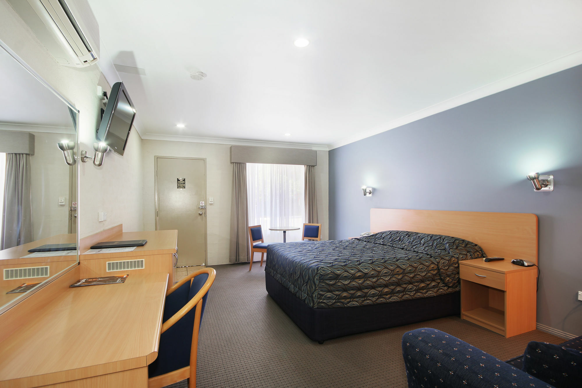 Edward Parry Motel And Apartments Tamworth Buitenkant foto