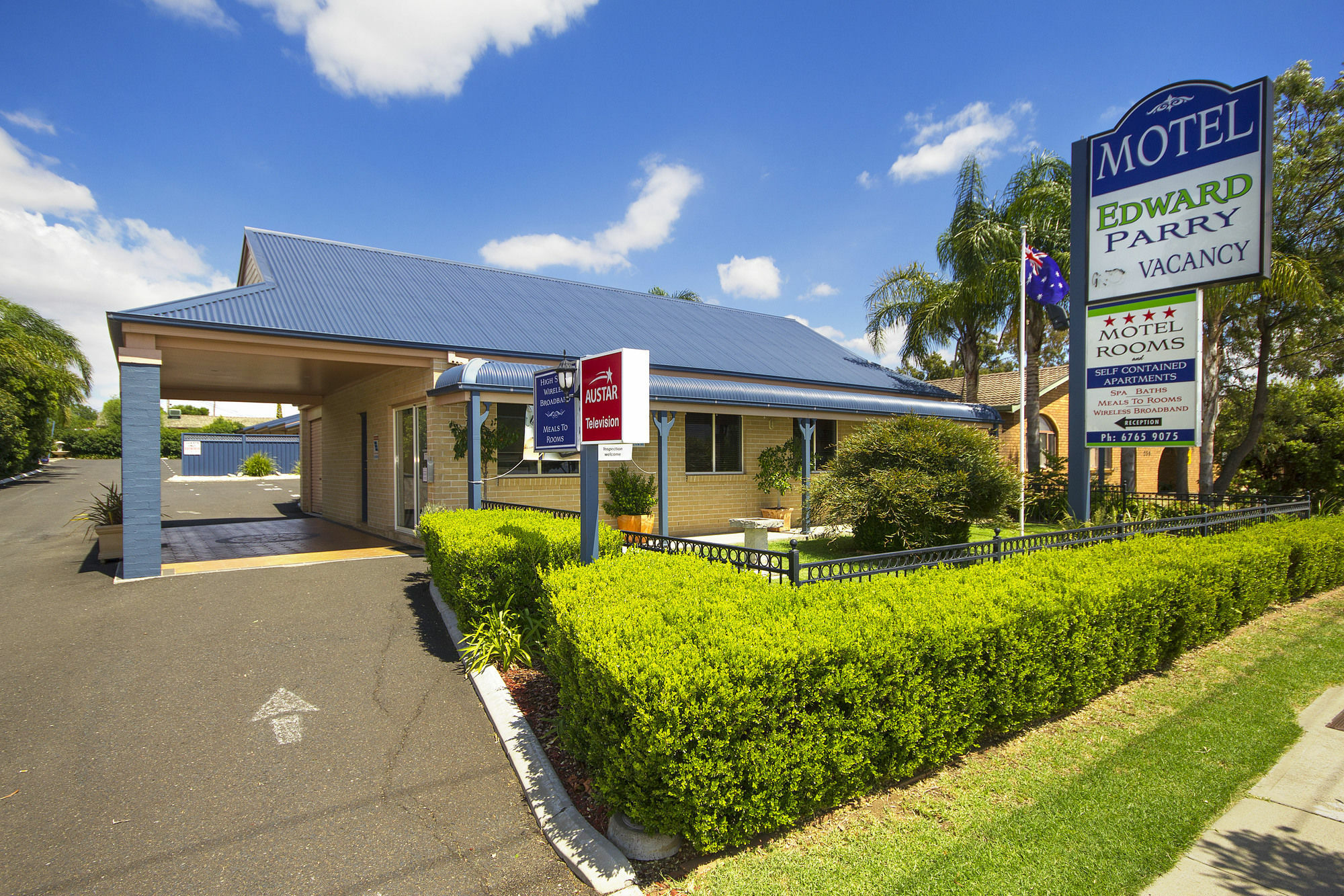 Edward Parry Motel And Apartments Tamworth Buitenkant foto