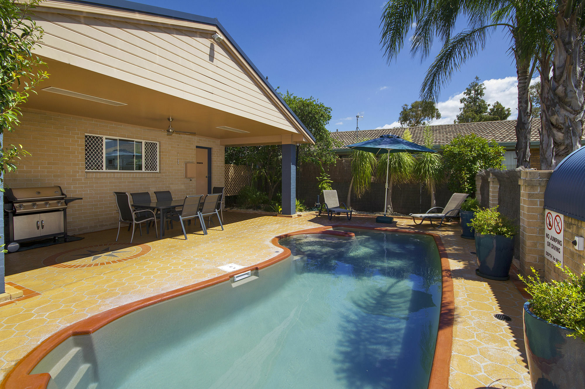 Edward Parry Motel And Apartments Tamworth Buitenkant foto