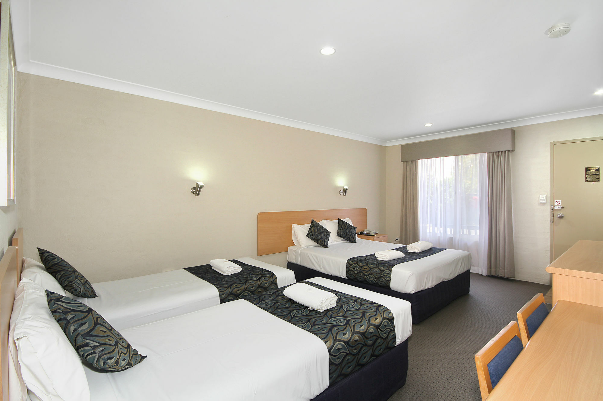 Edward Parry Motel And Apartments Tamworth Buitenkant foto